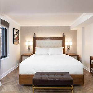 Luxe One Bedroom King Balcony Suite