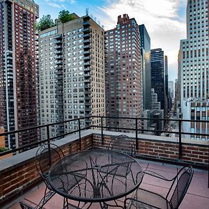 Luxe Queen Balcony